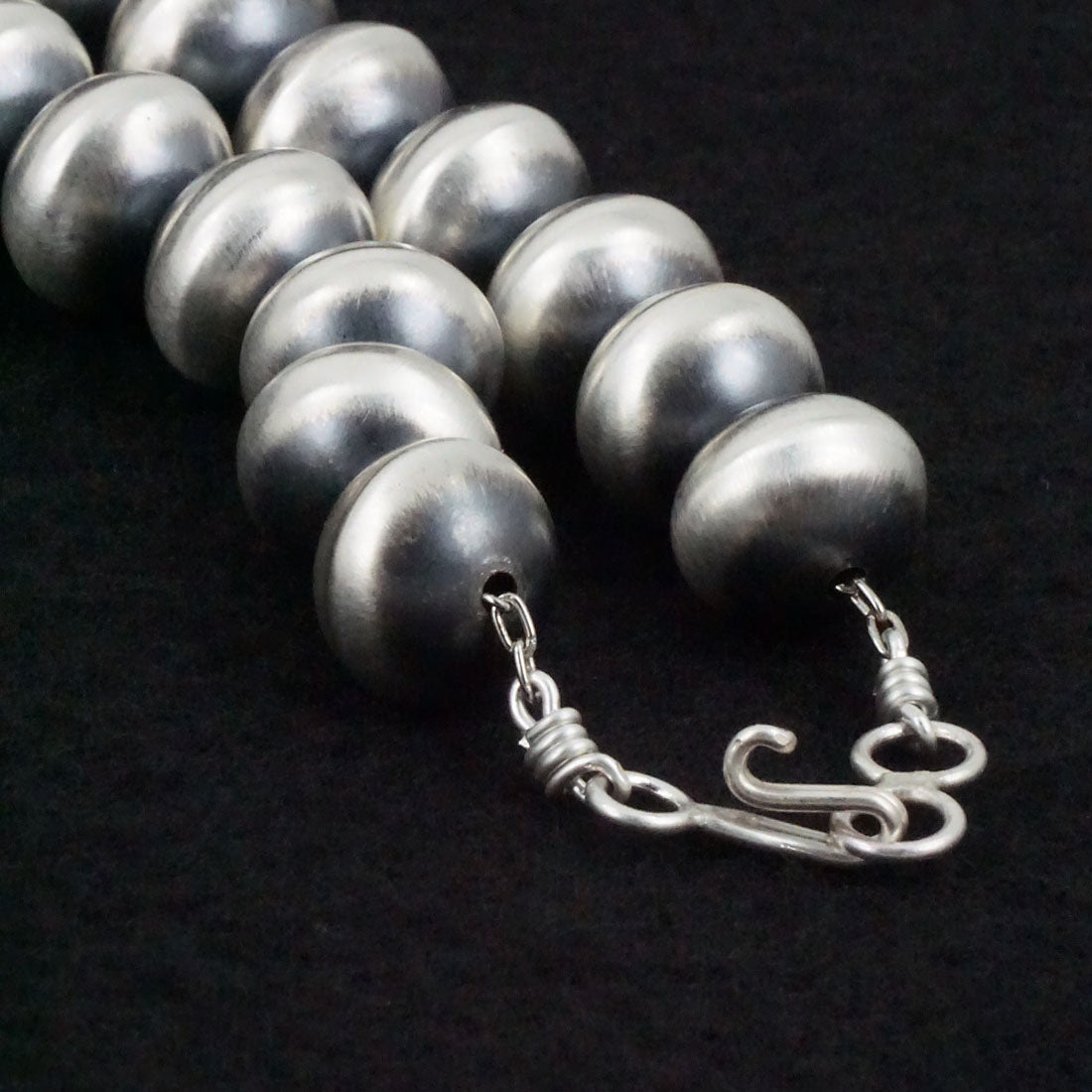 Bryannen Halwood Sterling Silver Navajo Pearl Necklace 20"