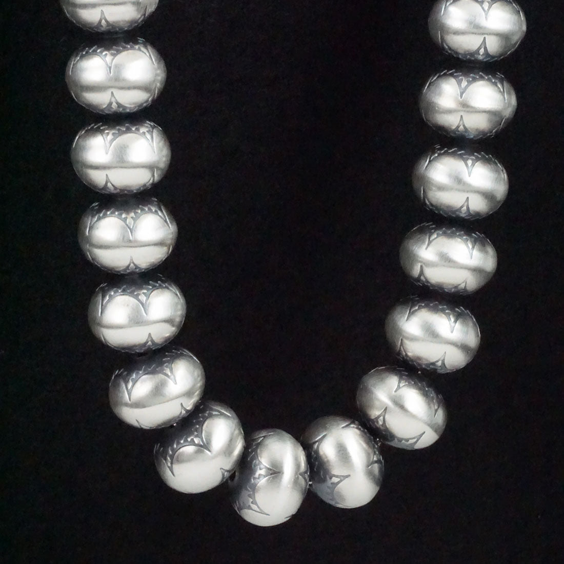 Bryannen Halwood Sterling Silver Navajo Pearl Necklace 20"