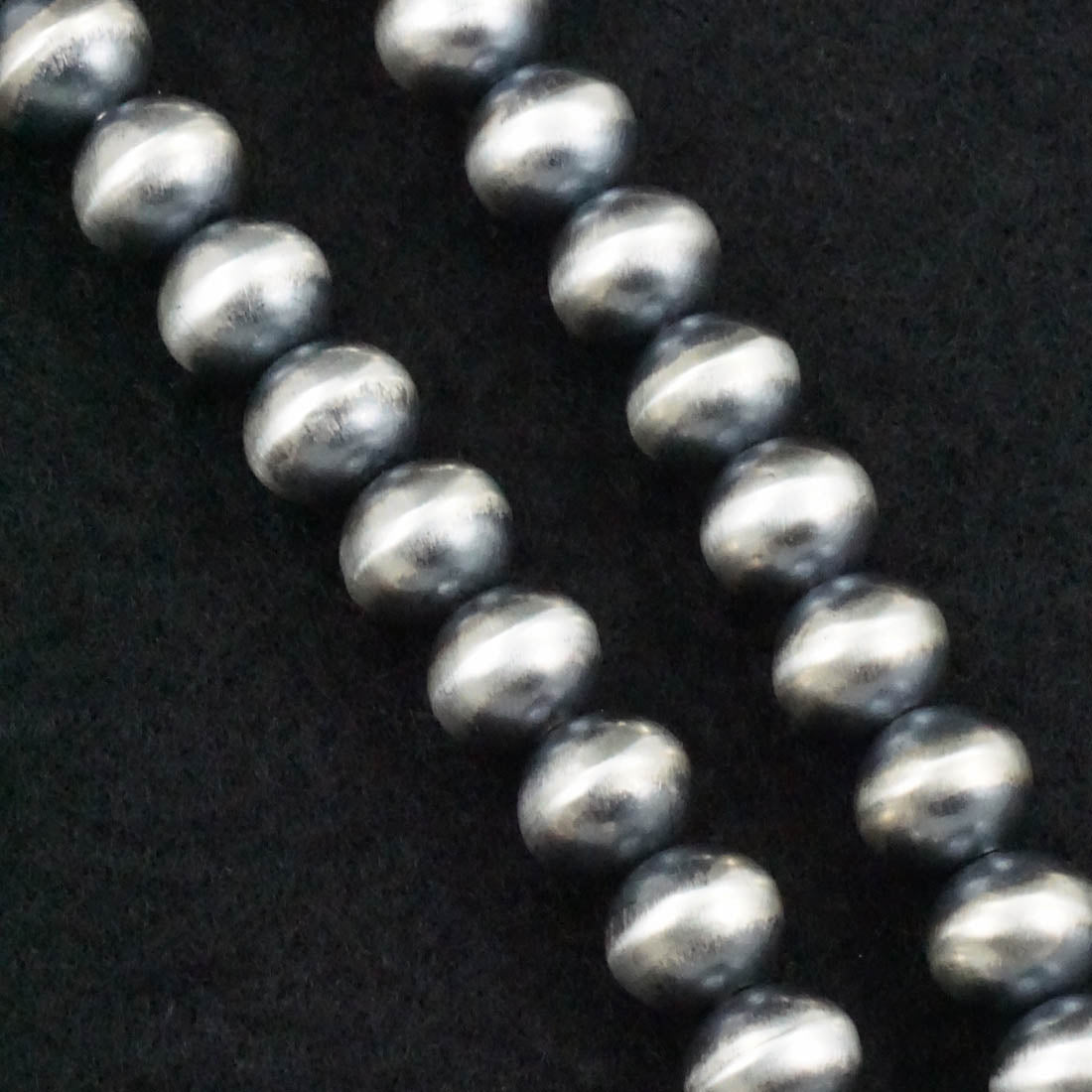 Bryannen Halwood Sterling Silver Navajo Pearl Necklace 30"