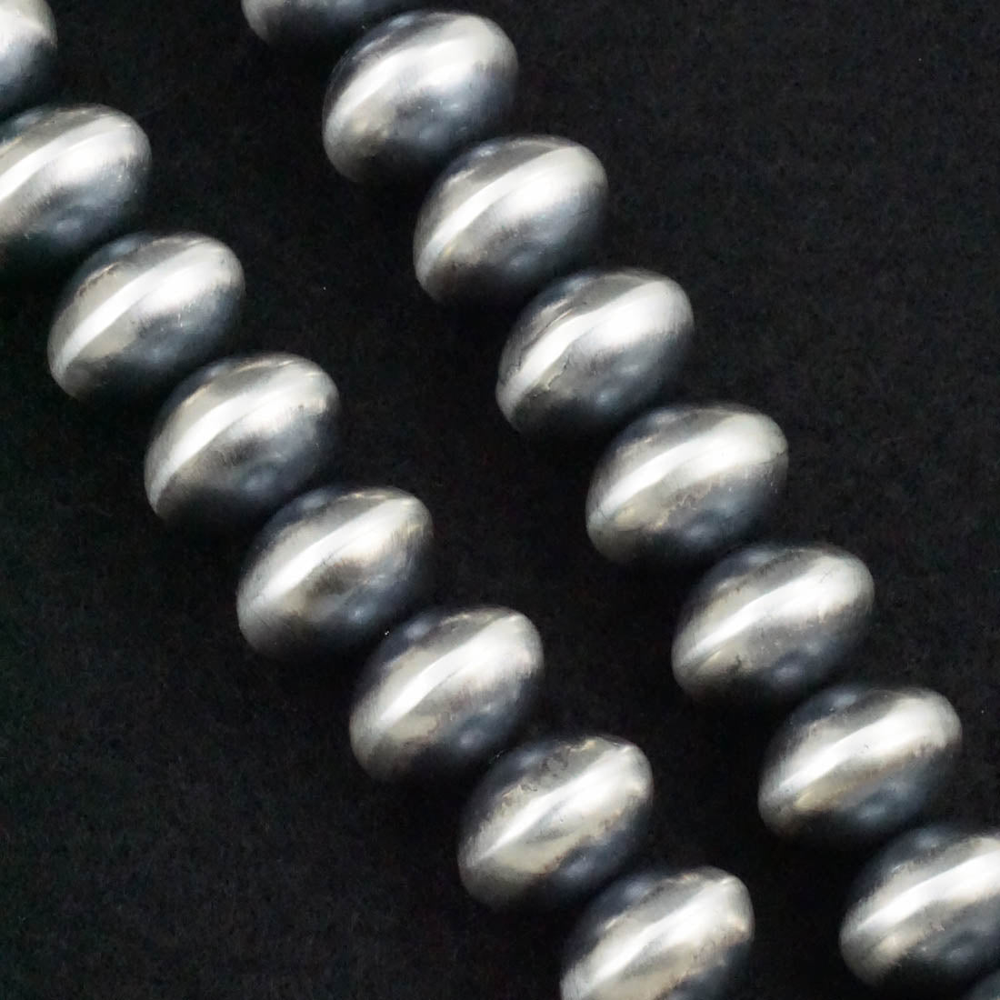 Bryannen Halwood Sterling Silver Navajo Pearl Necklace 28"
