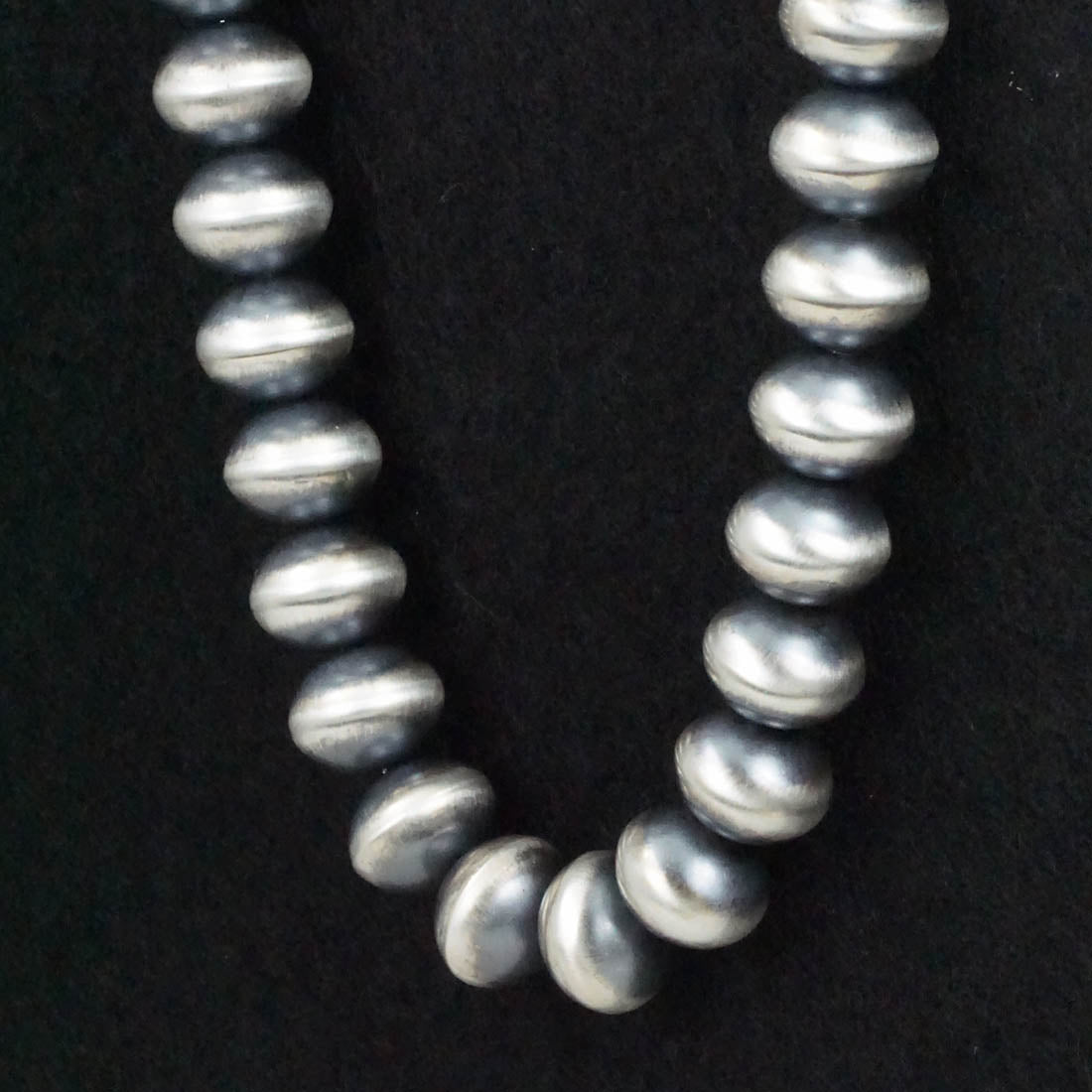 Bryannen Halwood Sterling Silver Navajo Pearl Necklace 28"