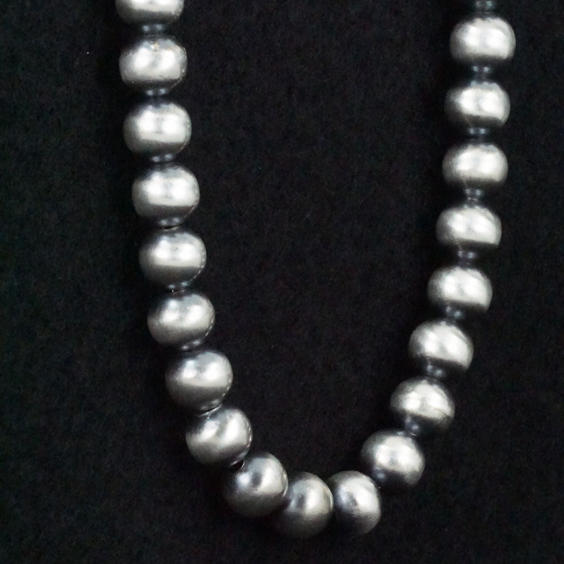 Bryannen Halwood Sterling Silver Navajo Pearl Necklace 18"
