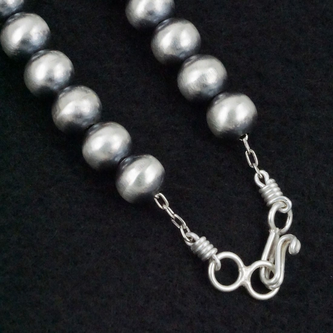 Bryannen Halwood Sterling Silver Navajo Pearl Necklace 18"