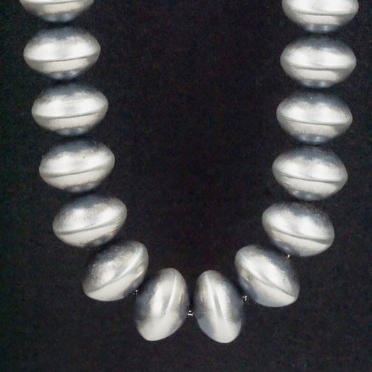 Bryannen Halwood Sterling Silver Navajo Pearl Necklace 18"